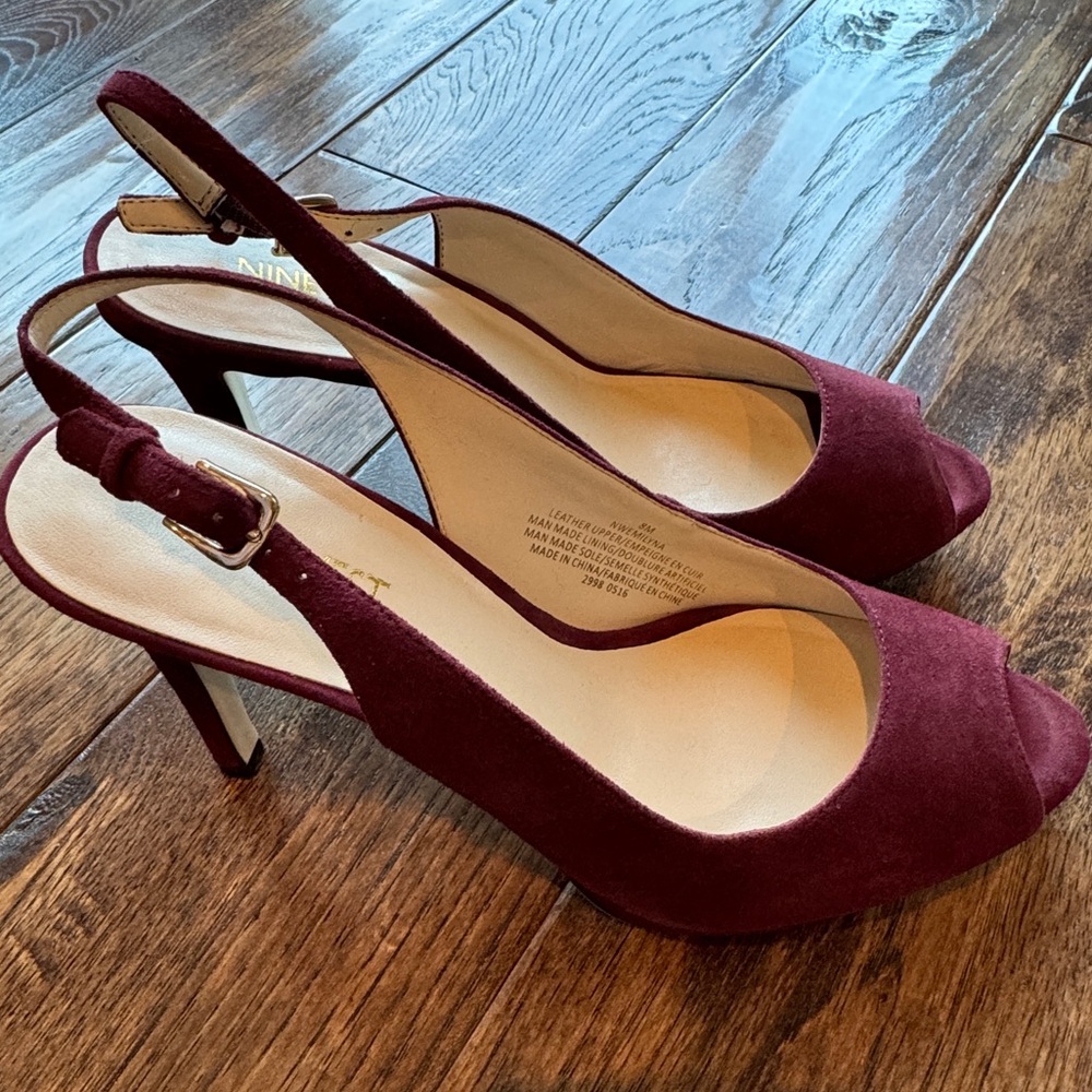 Ladies sling back pumps